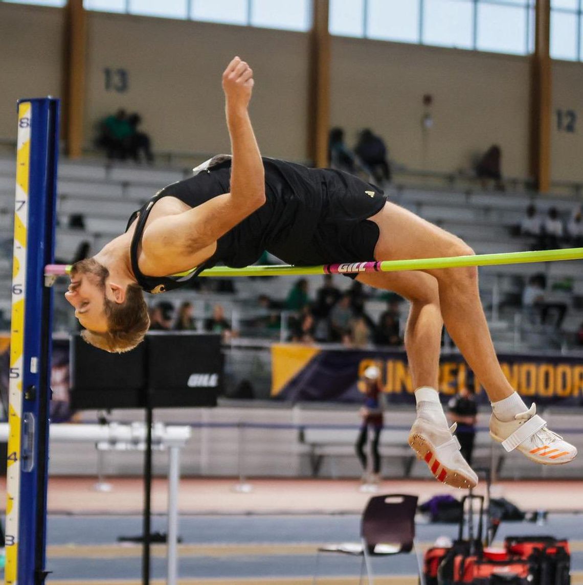 Bobcats begin Indoor Season at Houston