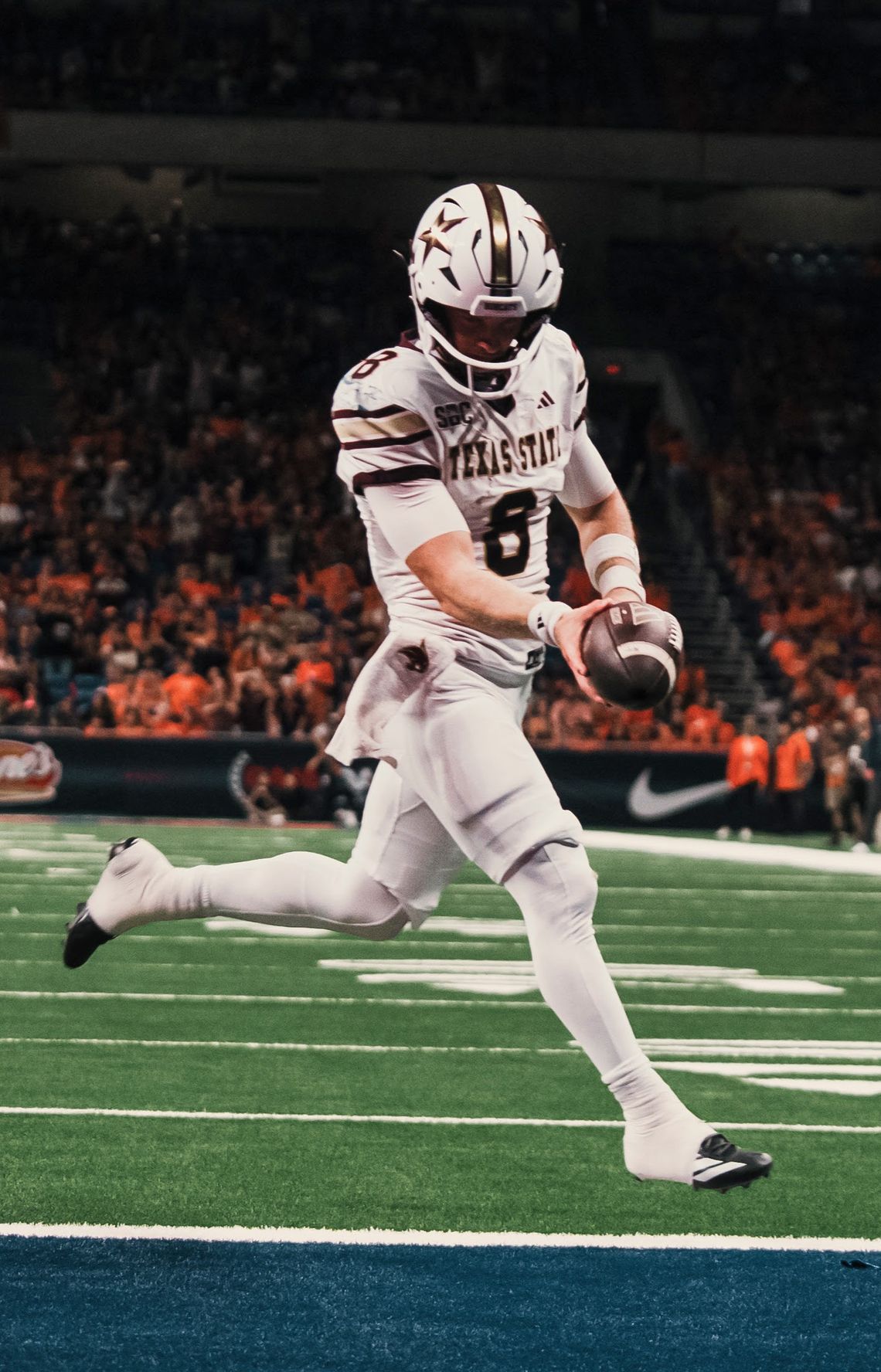 Bobcats conquer Roadrunners at Alamodome Bobcats conquer Roadrunners at Alamodome