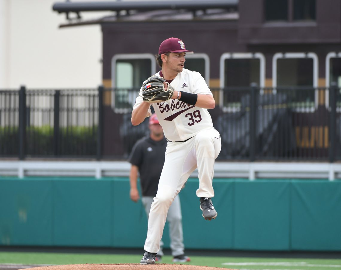 Bobcats drop slugfest to rival Roadrunners