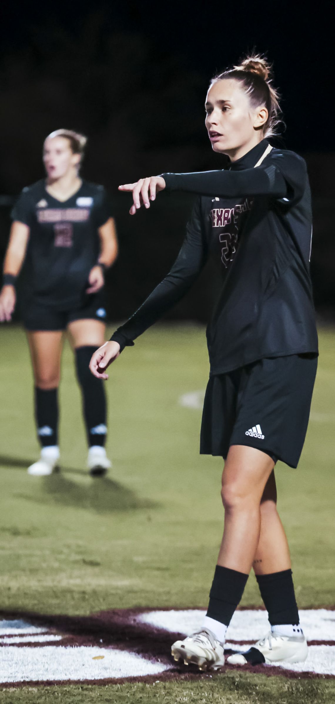 Bobcats knock off No.1 seed Jaguars, advance to championship final