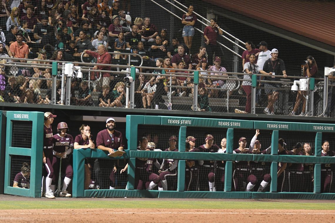 Bobcats push No. 1 Texas to their limit in 3-2 loss