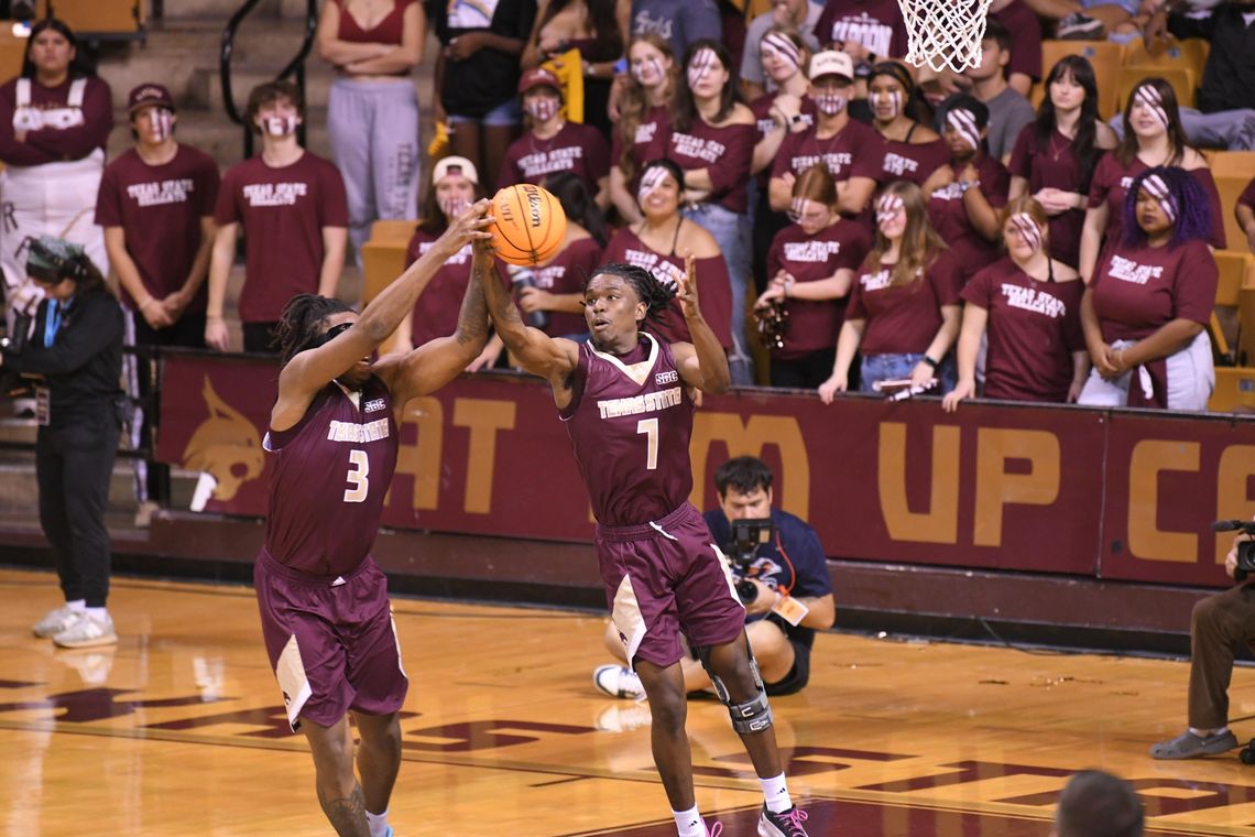 Bobcats take care of their 'unwanted guests', defeating rival Roadrunners in offensive showcase. Bobcats take care of their 'unwanted guests', defeating rival Roadrunners in offensive showcase.