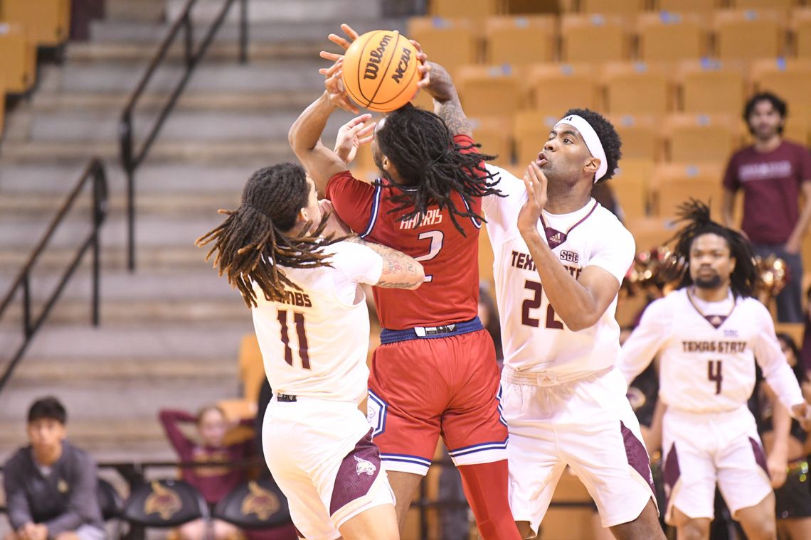 Bobcats win first road game against ULM