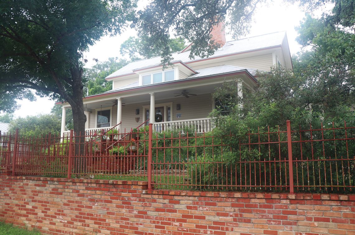 Bungalows & Buggy Trails