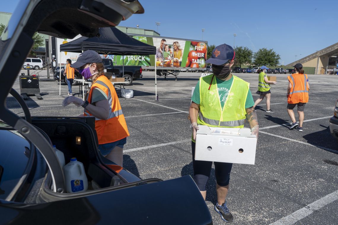 Central Texas Food Bank expects 1,600 families at Thursday distribution