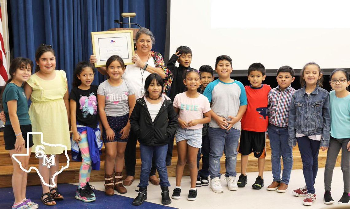 De Zavala teacher receives state humanities award