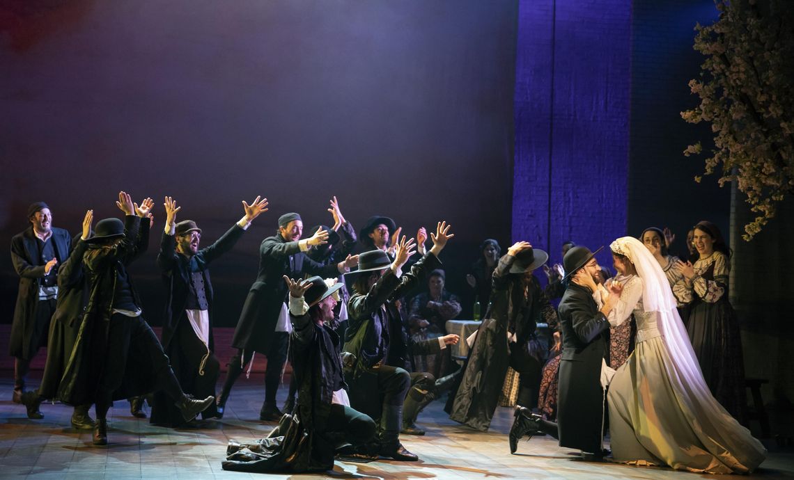 'Fiddler on the Roof' A relevant story between head & heart