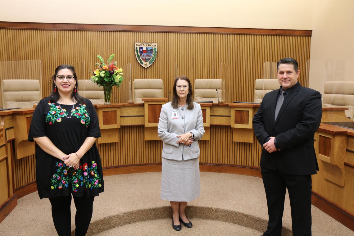 Garza, Scott sworn in; Council votes in favor of expanded voting access for upcoming runoff Garza, Scott sworn in; Council votes in favor of expanded voting access for upcoming runoff