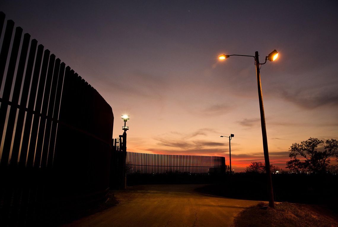 Gov. Greg Abbott says he’ll use crowdfunding for his plan to build a border wall Gov. Greg Abbott says he’ll use crowdfunding for his plan to build a border wall