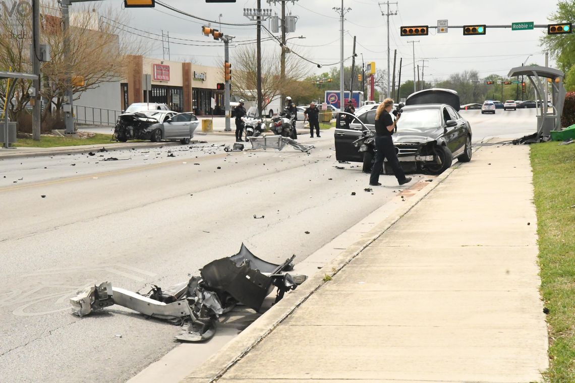 Hays County Sheriff’s Office arrests teen after car chase results in collision