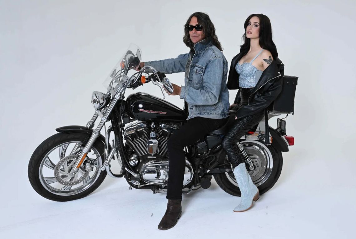 Highwayman Show salutes Country legends