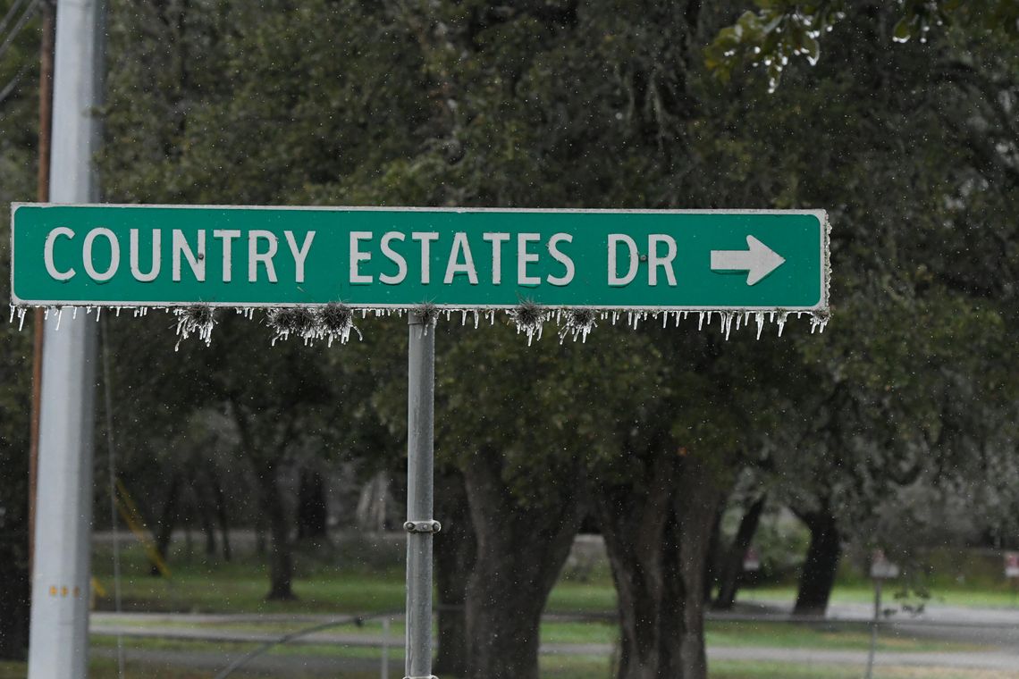 ICY CONDITIONS: Arctic cold front, sleet blow through San Marcos; City warns road becoming slick