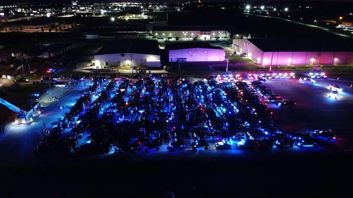 Jeep 'Blue Out' honors Officer Putnam