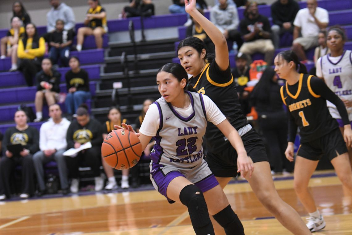 Lady Rattlers drop district game to Judson