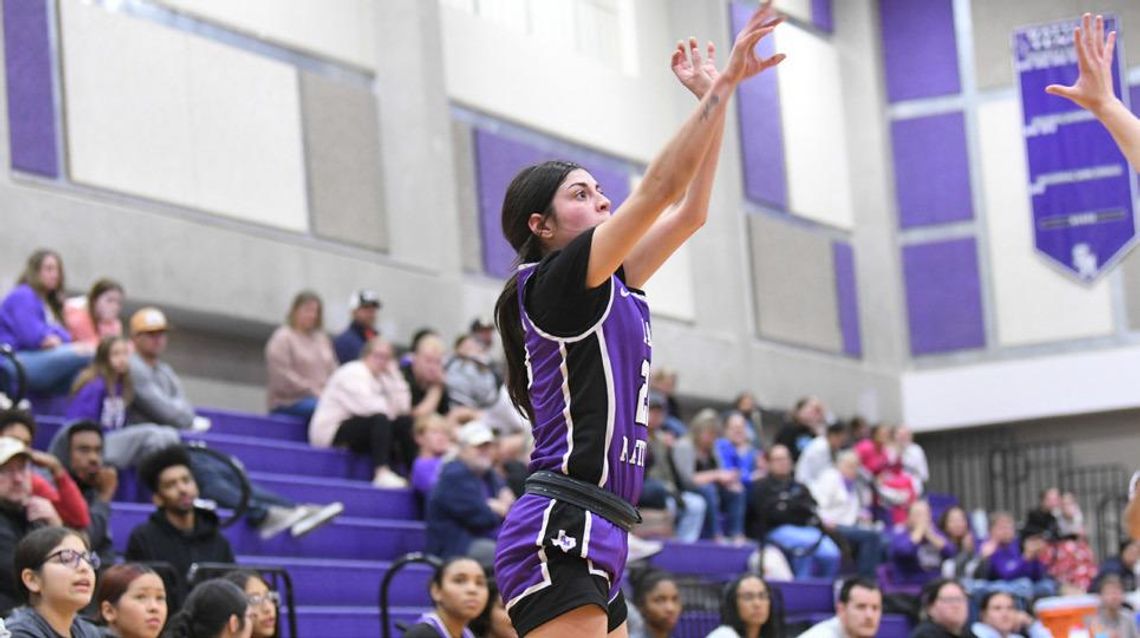 Lady Rattlers fall in tense buzzer-beater vs Navarro