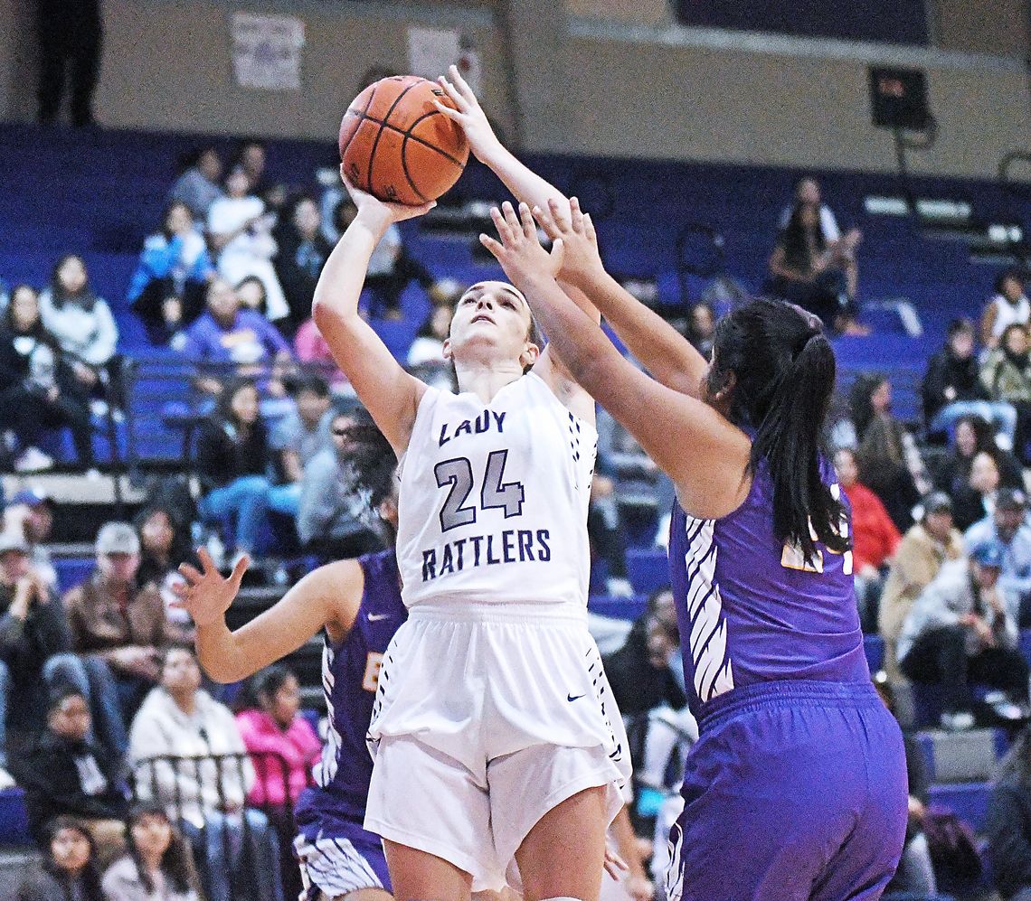 Lady Rattlers snap losing streak, beat East Central on the road