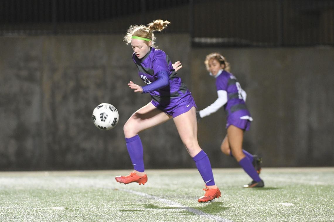 Lady Rattlers suffer 1-0 loss to Cougarettes