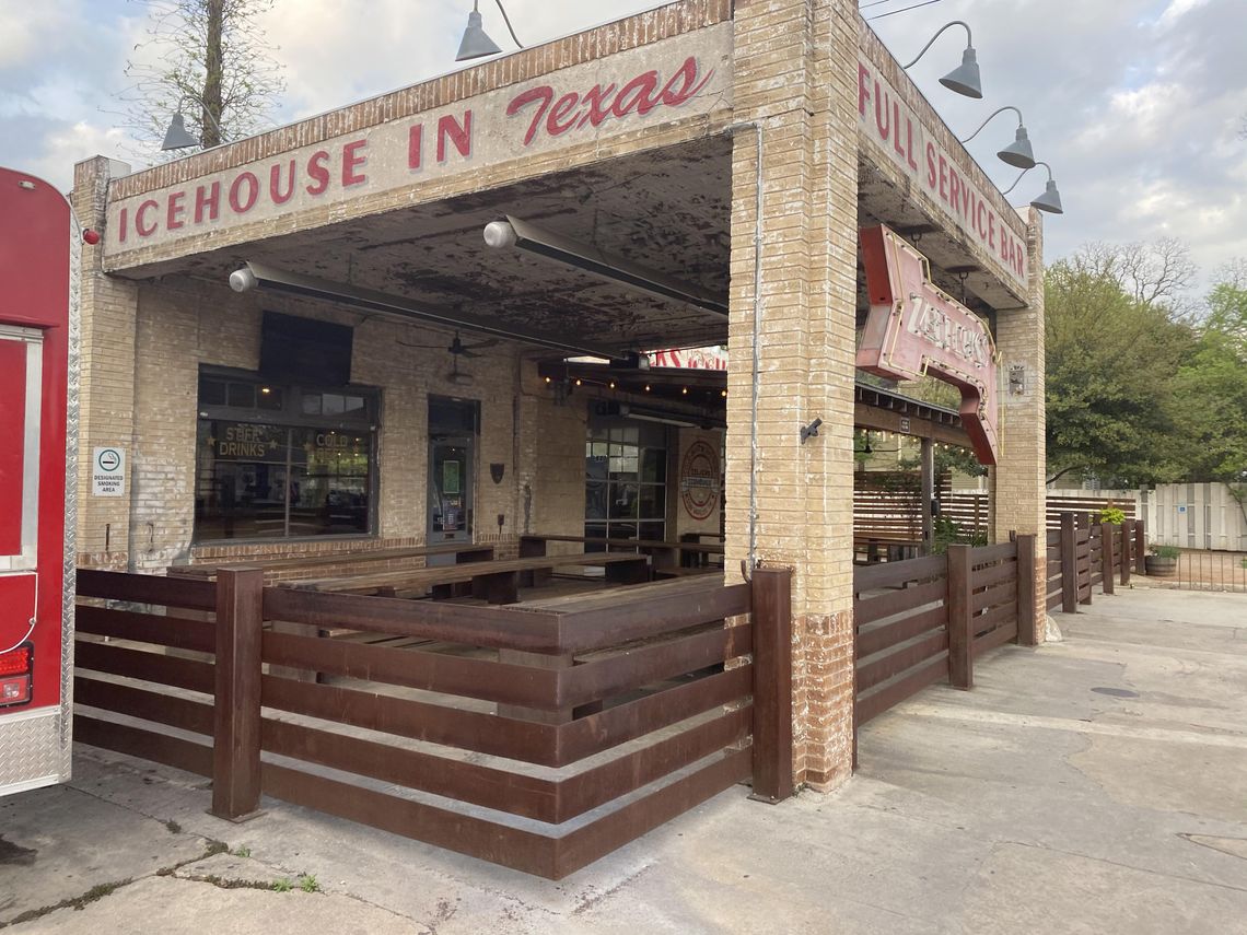 More bars reopen with new restaurant status More bars reopen with new restaurant status