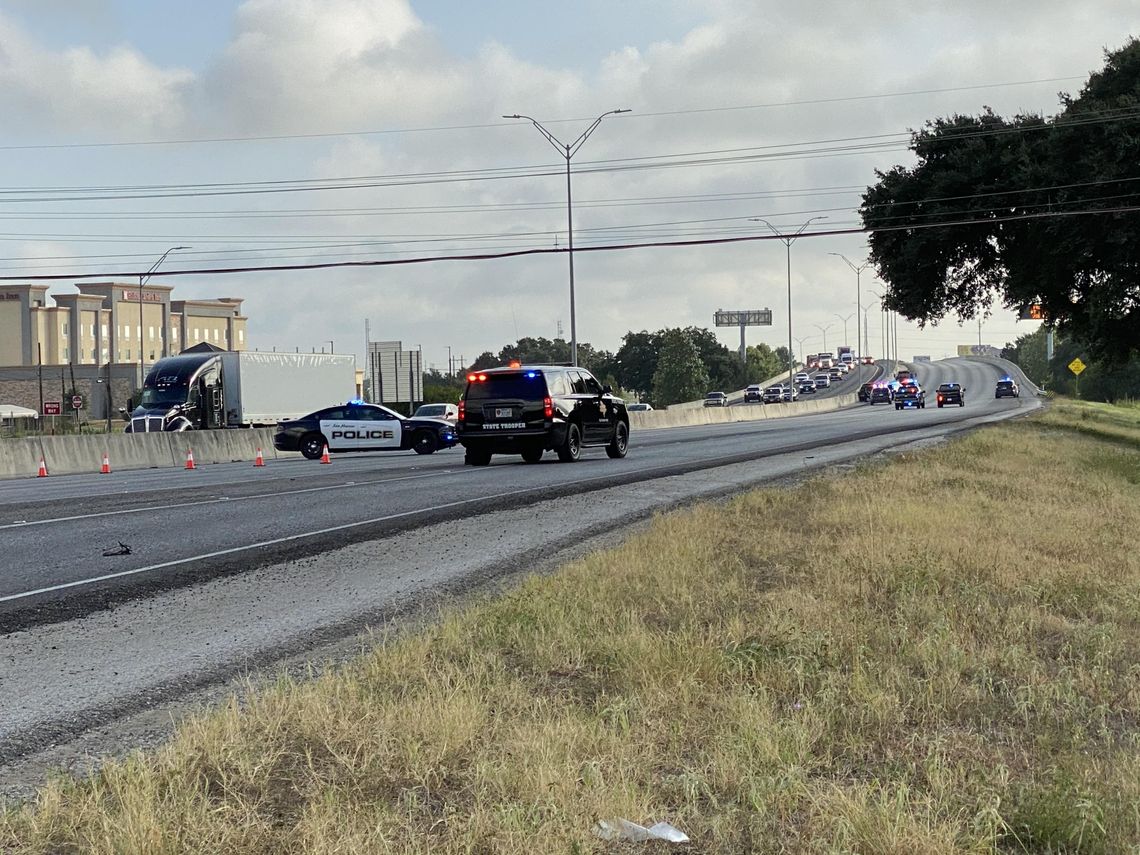 MORNING SHUTDOWN: Interstate 35 closed Tuesday following New Braunfels, San Marcos police pursuit 