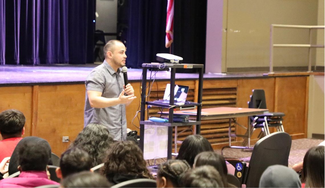 Nationally renowned motivational speaker talks to Goodnight Middle School students about choices