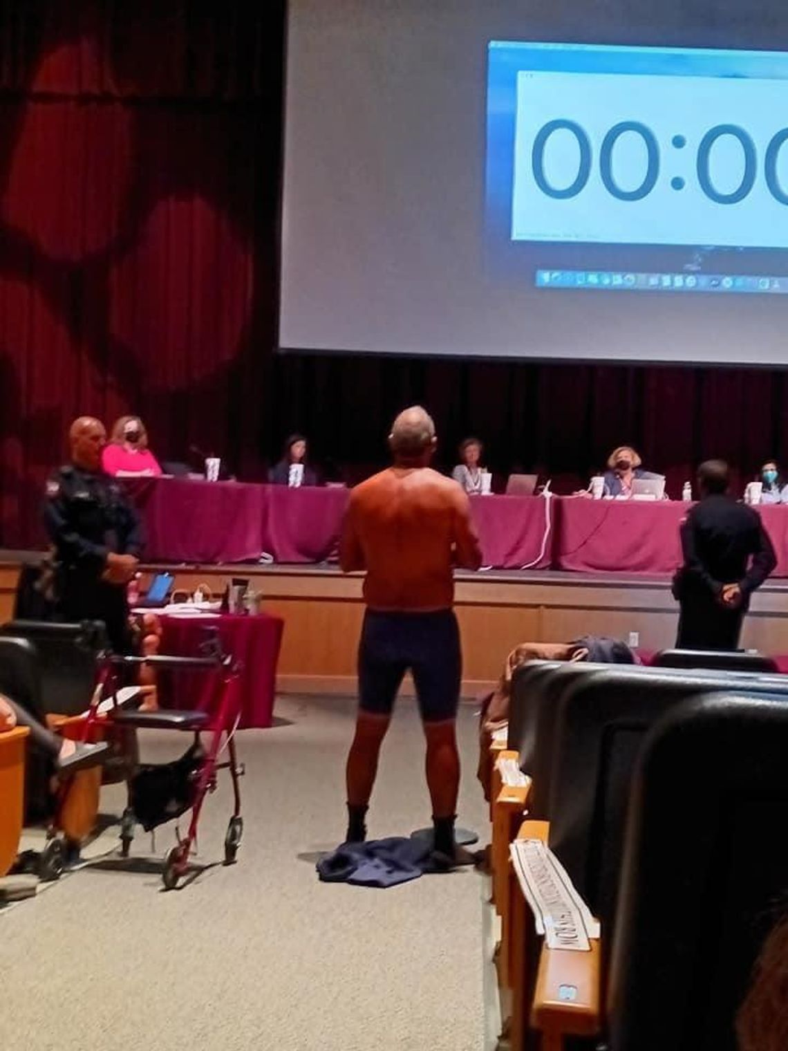 Pants on the Ground: Dripping Springs resident strips at DSISD board meeting