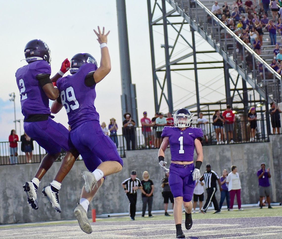 PLAYOFF BOUND: Late-game touchdown pushes San Marcos past East Central, secures playoff berth