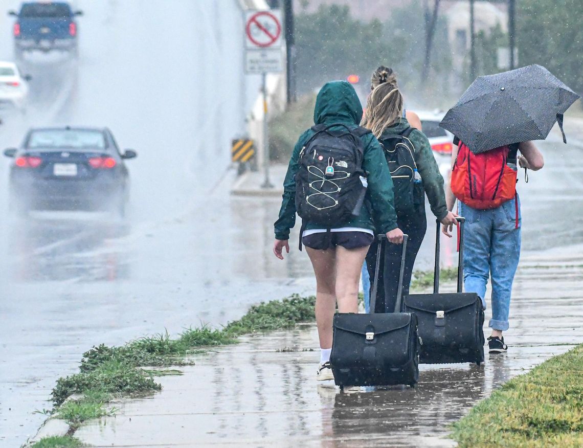 RAINY DAY ... FINALLY: Thunderstorms arrive in San Marcos, bringing much-needed rain