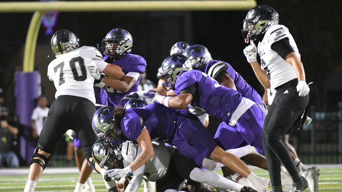 Rattlers battle rival Canyon for playoff seeding