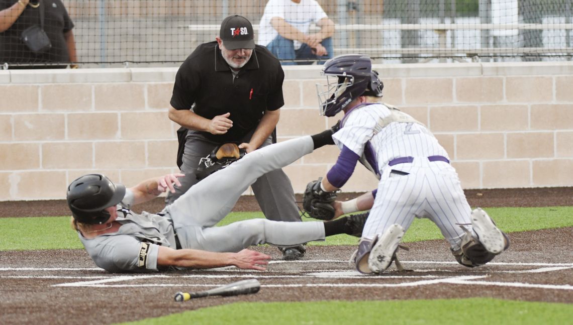 Rattlers comeback to beat Buda Johnson in extras on Alonso’s walk-off single