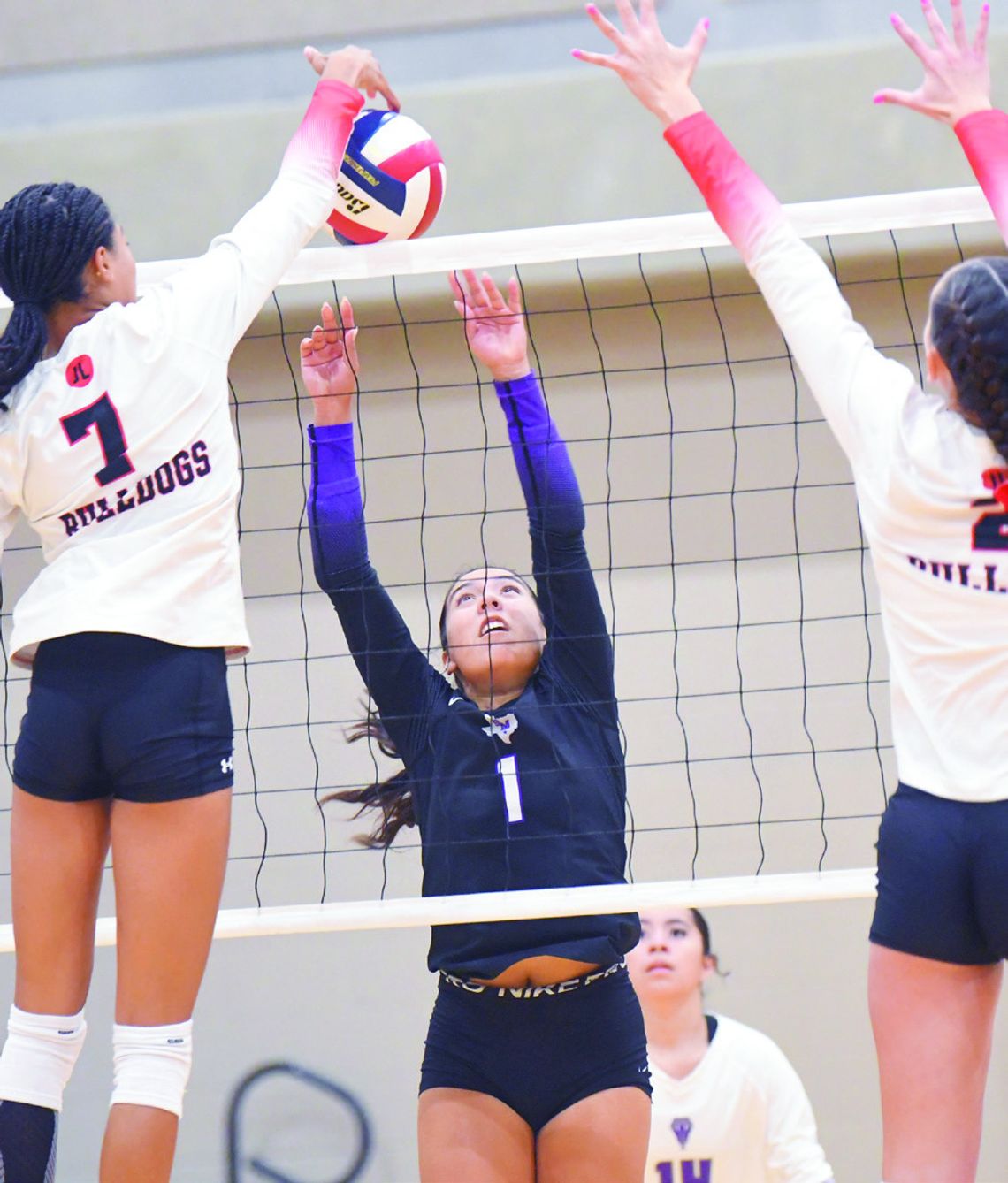 Rattlers fall to Reagan in straight sets 3-0