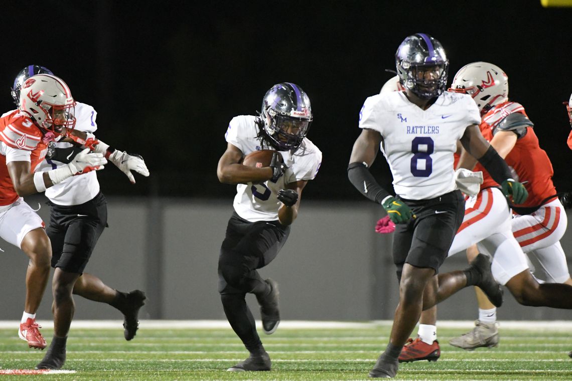 Rattlers look to clinch postseason bid against Cibolo Steele for Homecoming
