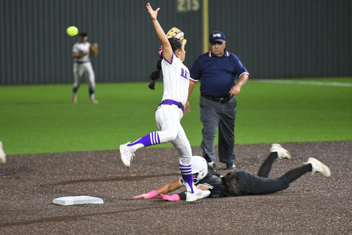 Rattlers lose district game to Canyon