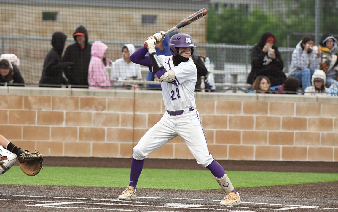 Rattlers season ends against Medina Valley in thrilling series