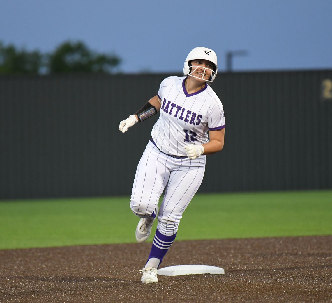 Rattlers stun No. 10 Clemens on walk-off single