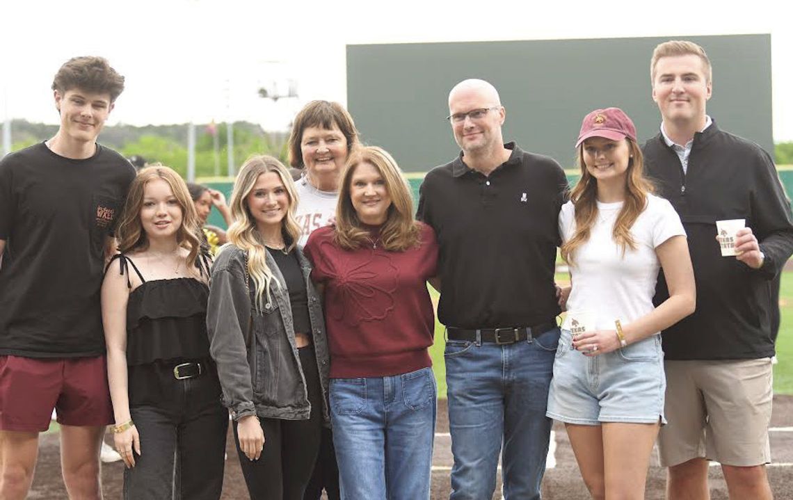 RIGHT SHADE OF MAROON