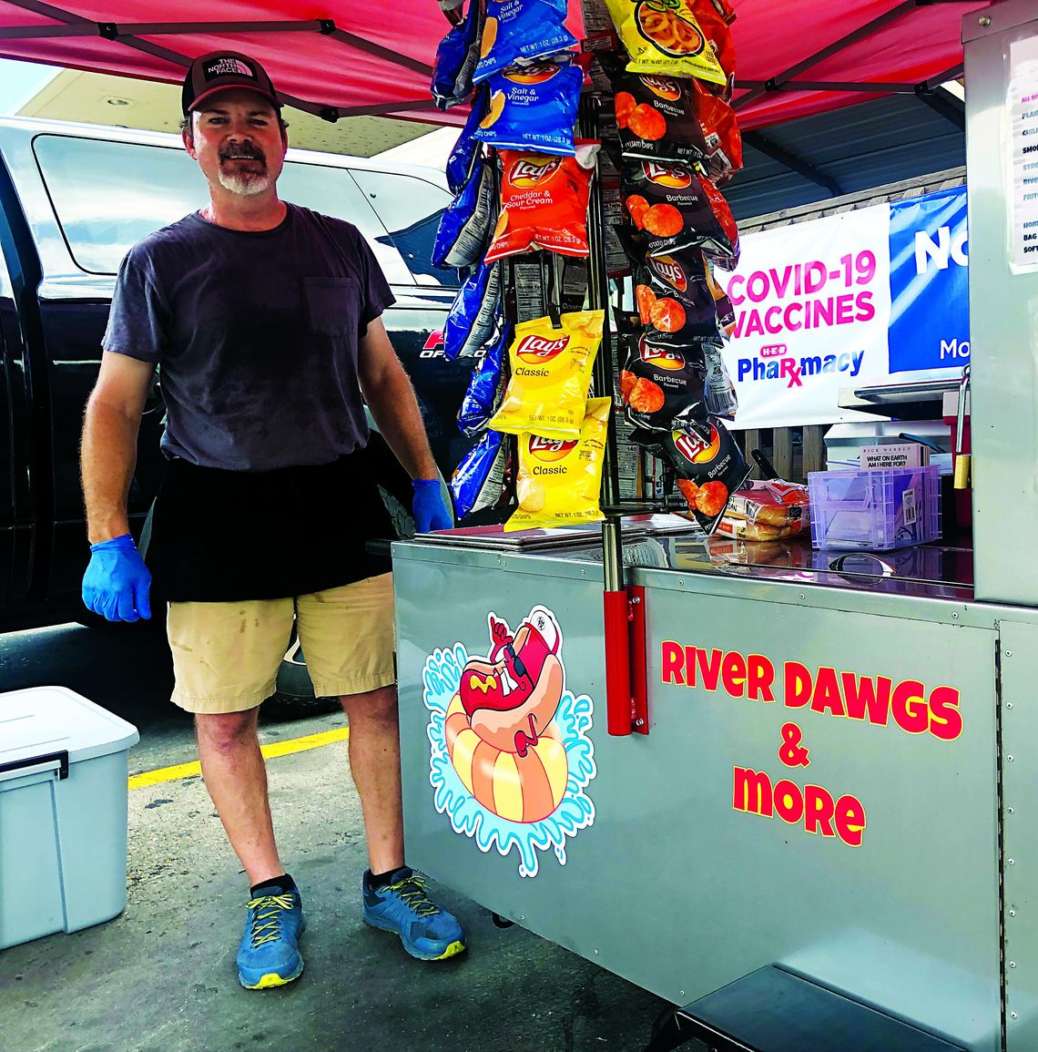 River Dawgs owner feels call to dish out delicious hot dogs