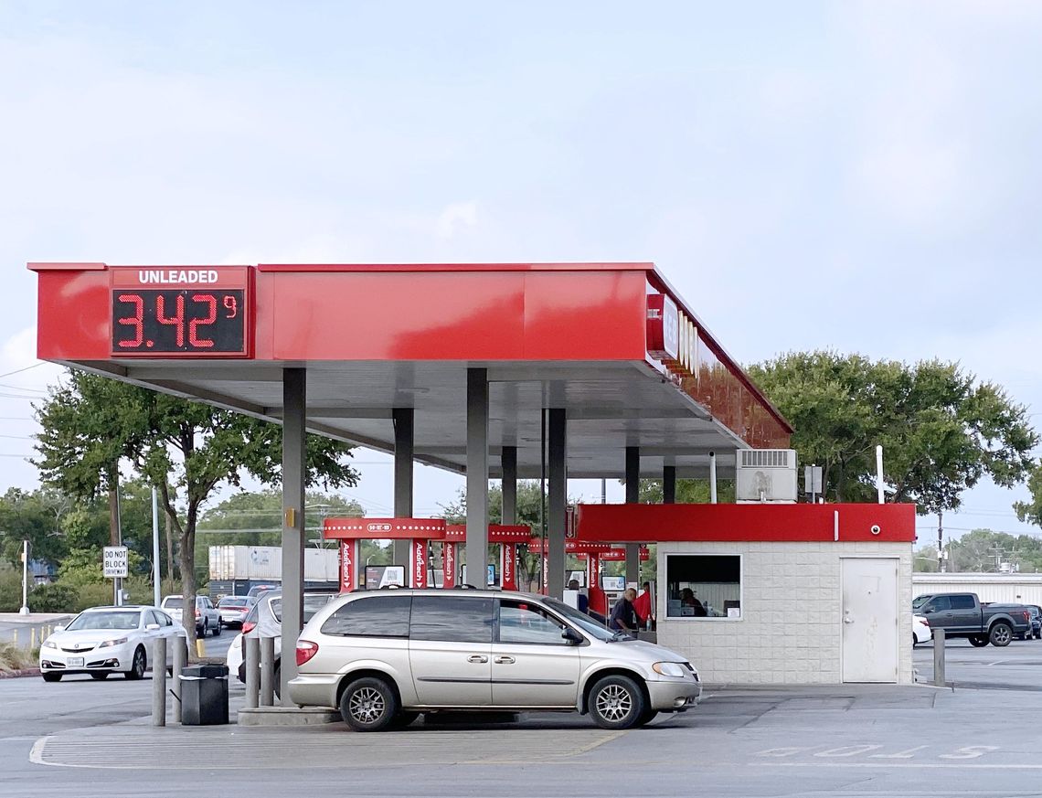 San Marcos/Austin area continues to see decline in average gas price San Marcos/Austin area continues to see decline in average gas price