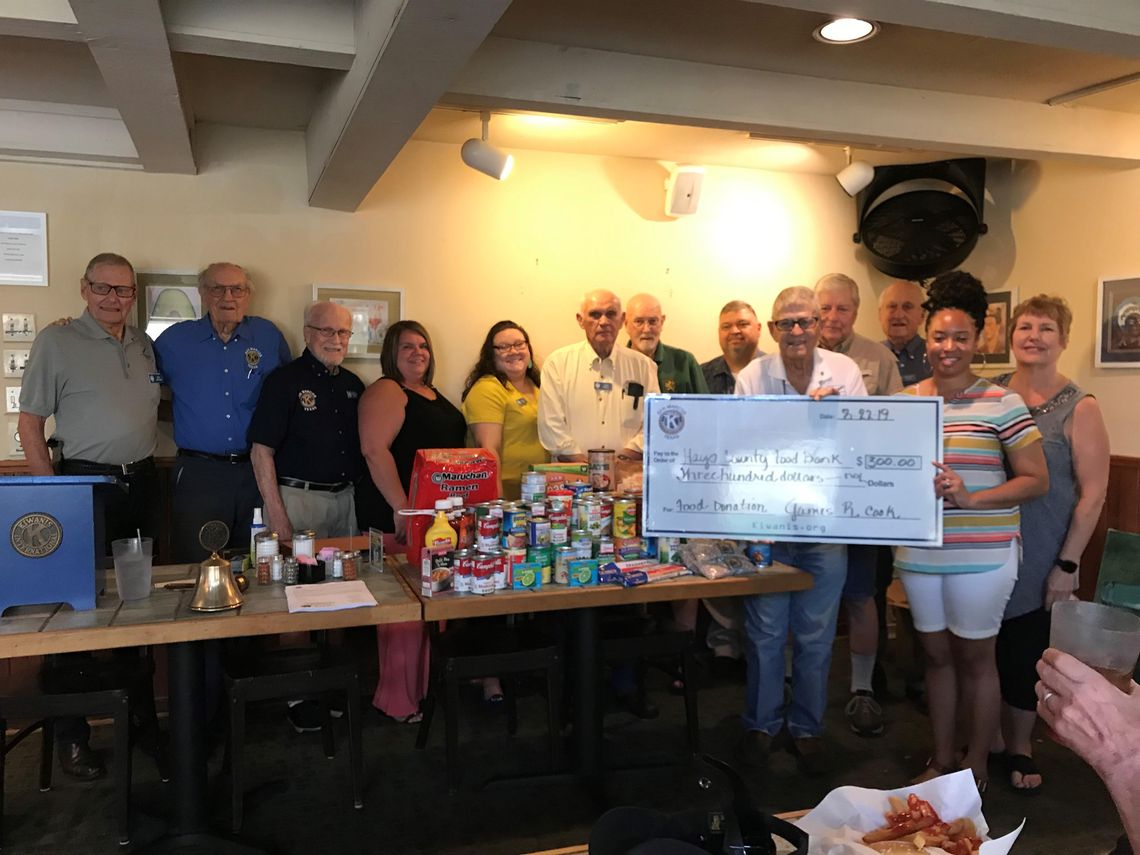 San Marcos Kiwanis Club collects food for Hays County Food Bank