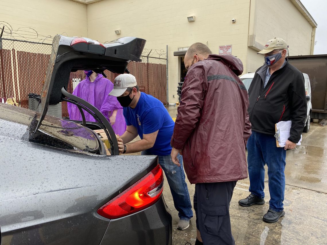 San Marcos Lions Club donates Christmas food baskets 