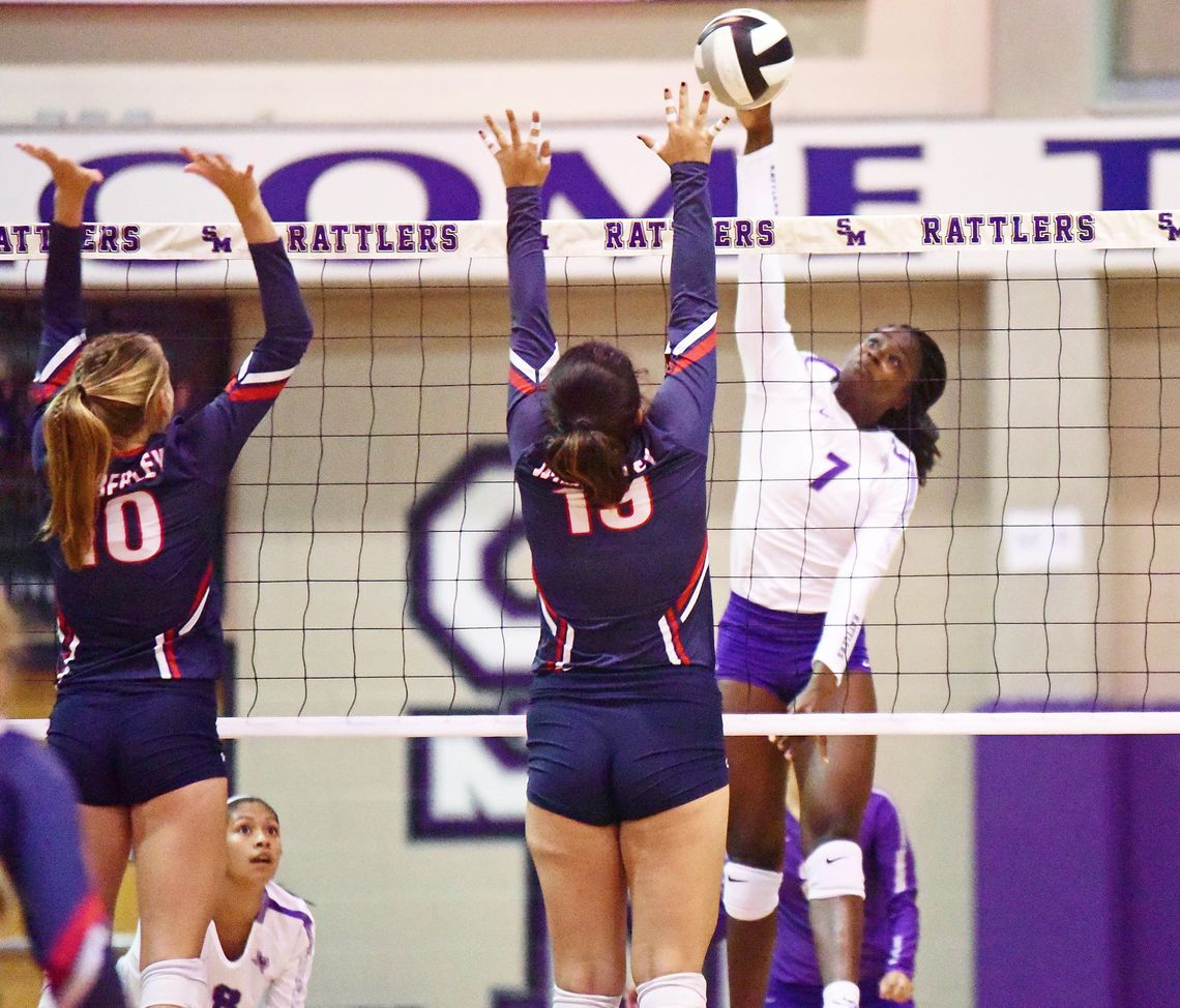 San Marcos seniors play final game at Rattler Stadium