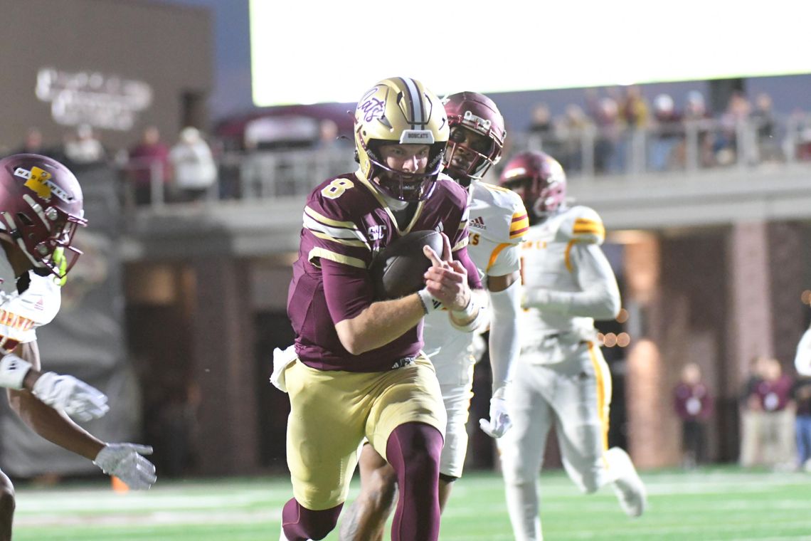 Season still alive: Bobcats fight off ULM in 31-14 win Season still alive: Bobcats fight off ULM in 31-14 win