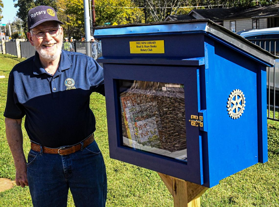 'SERVICE ABOVE SELF': Rotary Club of San Marcos installs mini library in local park 