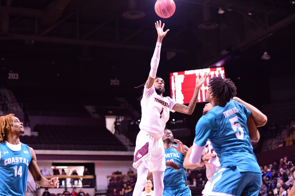 Small's big second half leads Texas State to 69-64 win over Chanticleers