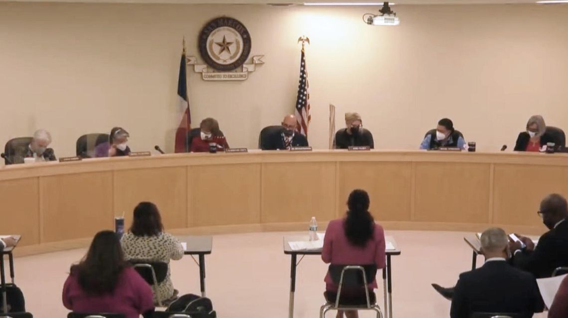 SMCISD board votes to begin process to donate old Bonham campus to Centro