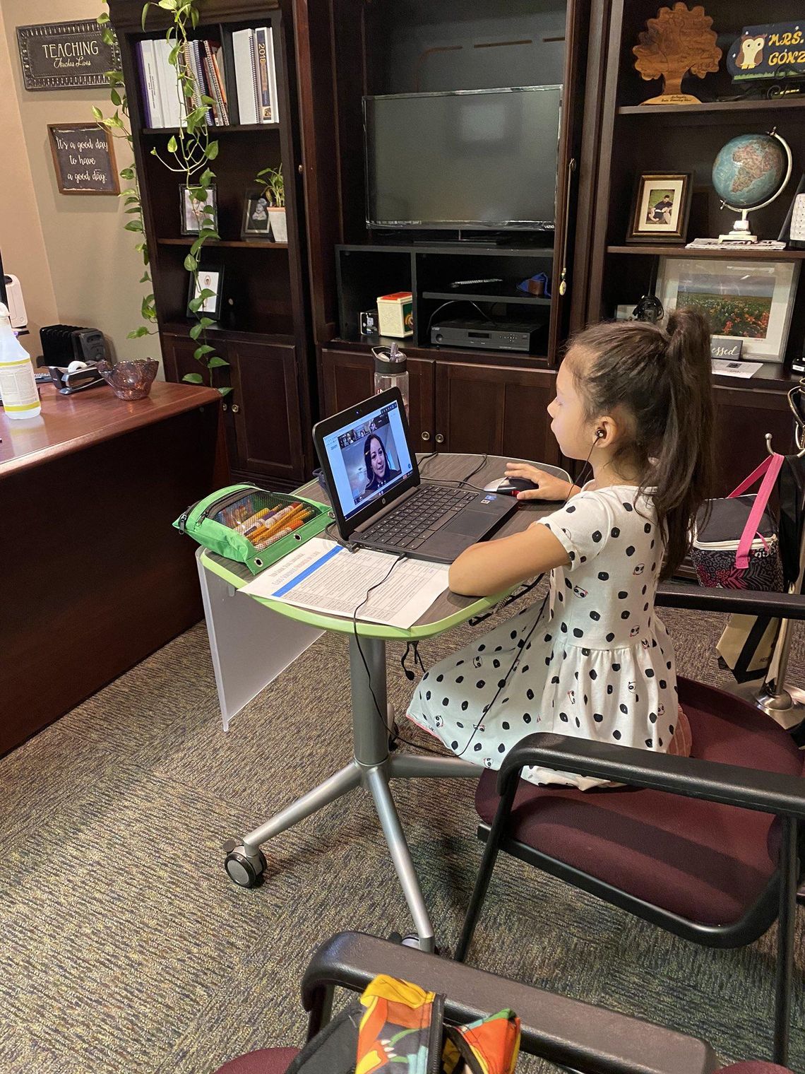 SMCISD students return to class ... virtually