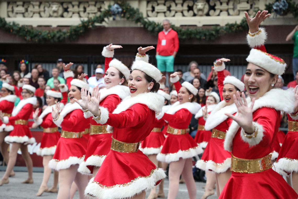 SMHS dancers dazzle at Dallas Holiday Parade SMHS dancers dazzle at Dallas Holiday Parade