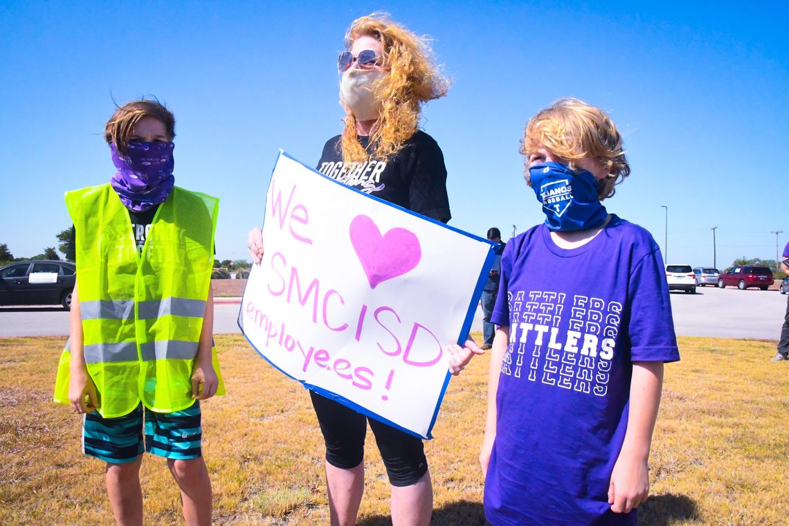 Teachers, staff voice return-to-school concerns, rally for work flexibility 