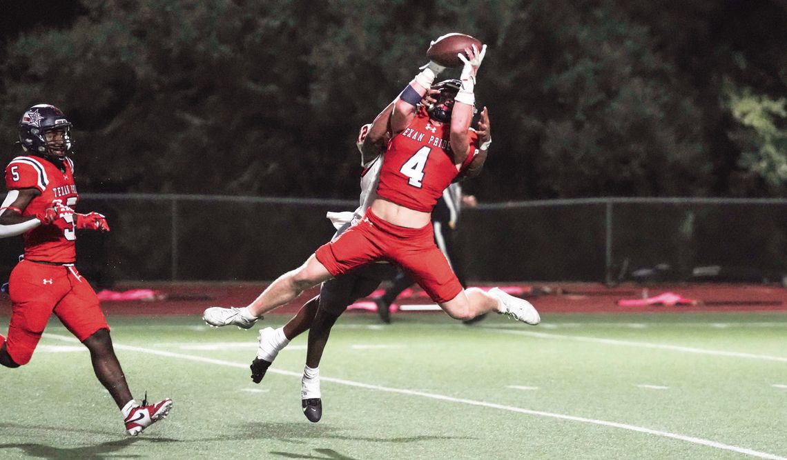 Texans blowout Gonzales on homecoming