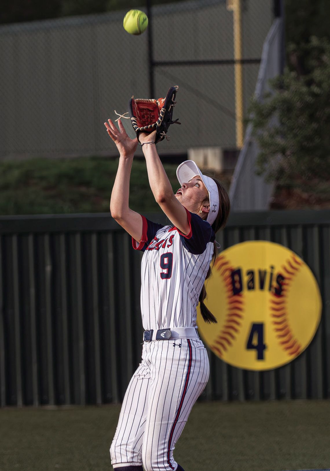 Texans hand Davenport first district loss in finale