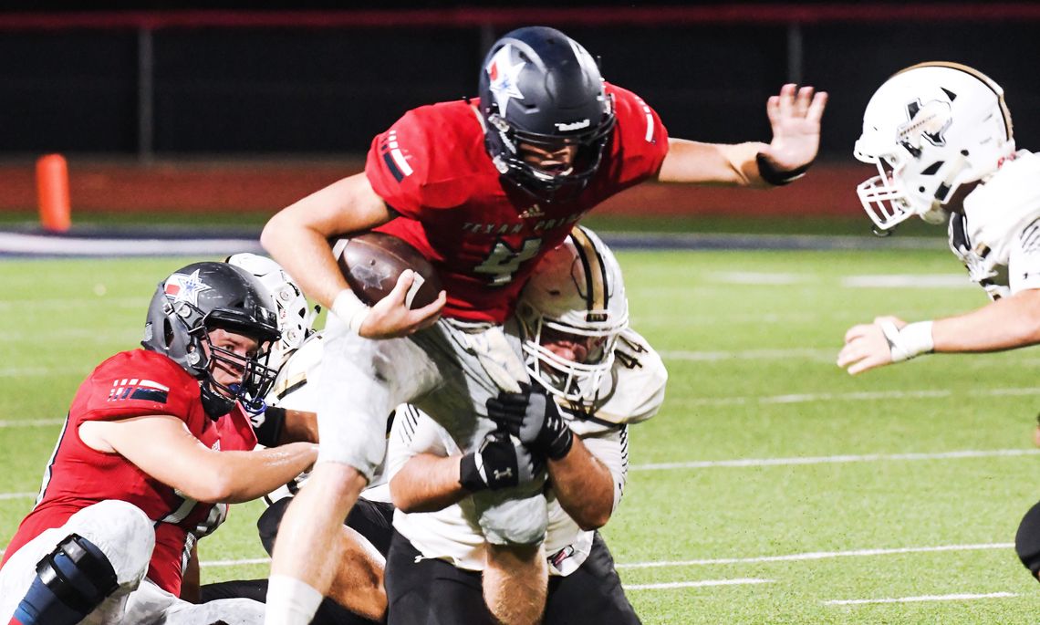 Texans shut out Panthers for first district championship since 2017